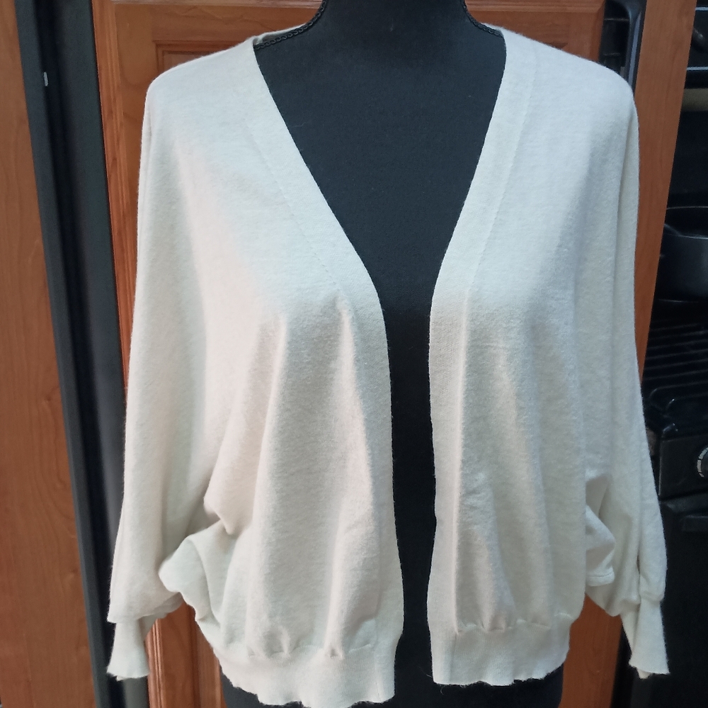 Akemi+Kin Elegant Oatmeal/Cream Open Front Cropped Cardigan With Dolman Sleeves